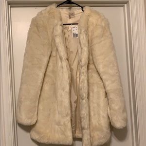 Forever 21 ivory faux fur coat sz Large